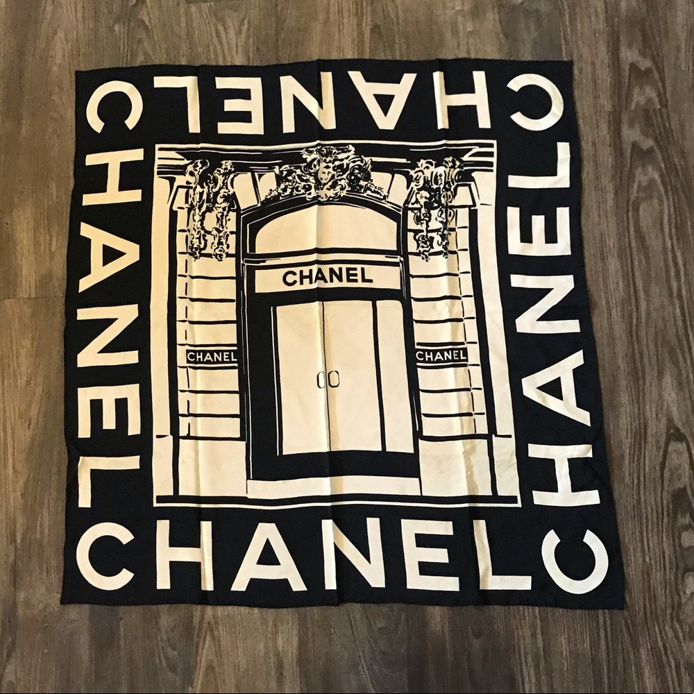 Chanel Black and White Scarf - Picture 2 of 6